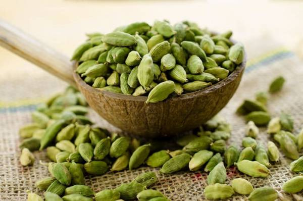 خواص هل سبز و فواید درمانی و مصرف آن